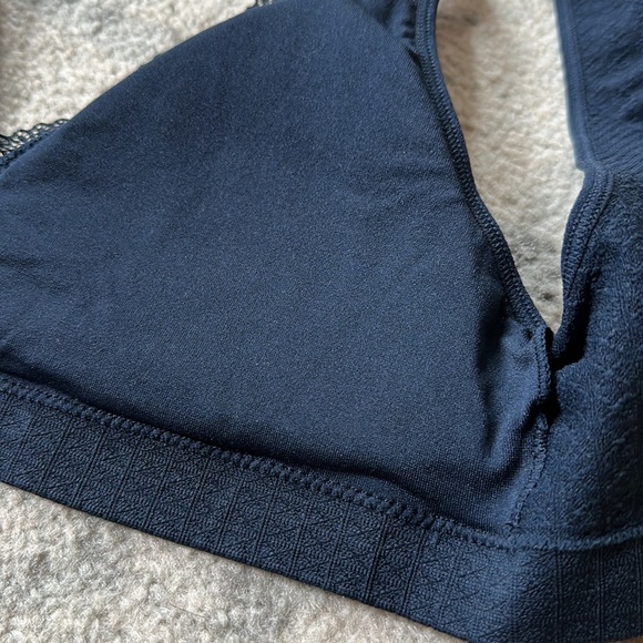NWT Oysho triangular seamless padded bralette - Picture 5 of 6